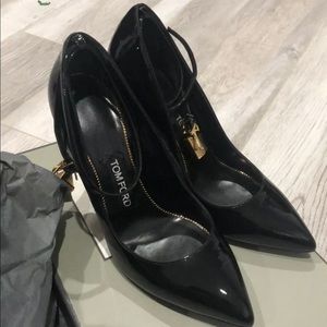 Tom Ford Ankle-Lock Padlock Pump - Black Leather38